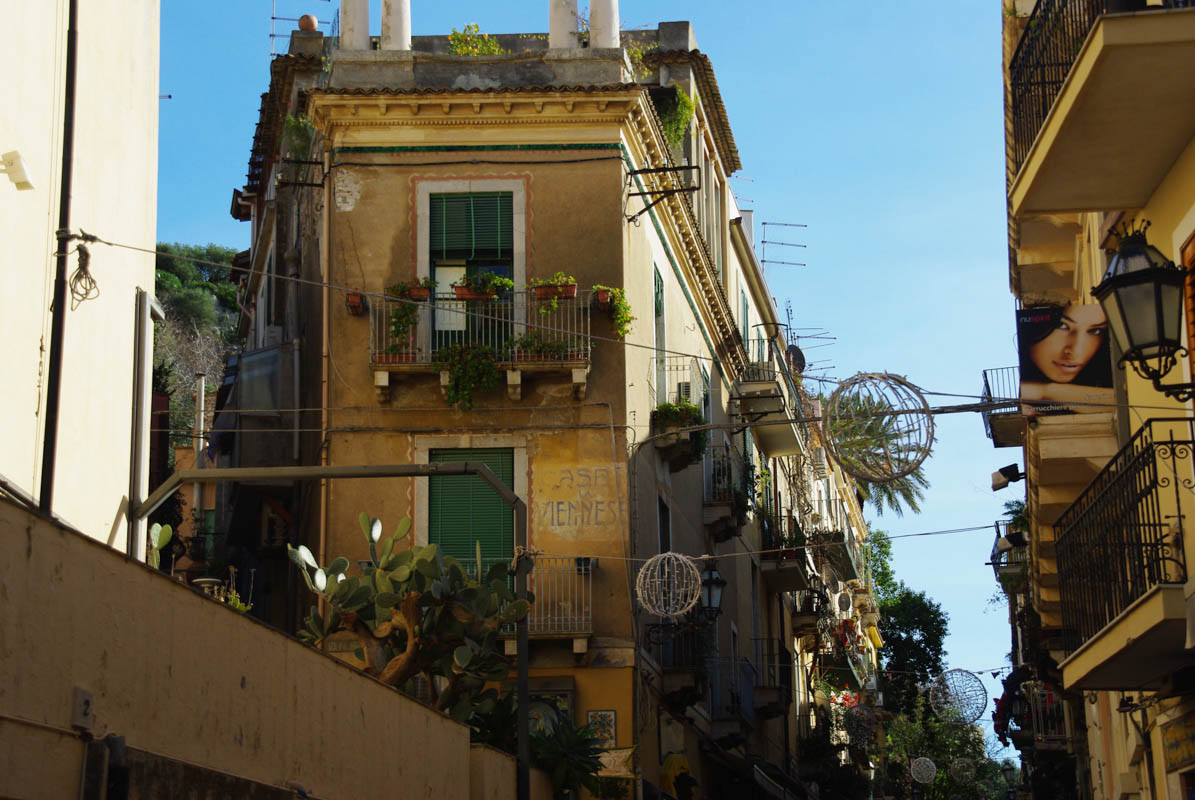 Rue de Taormina en Sicile