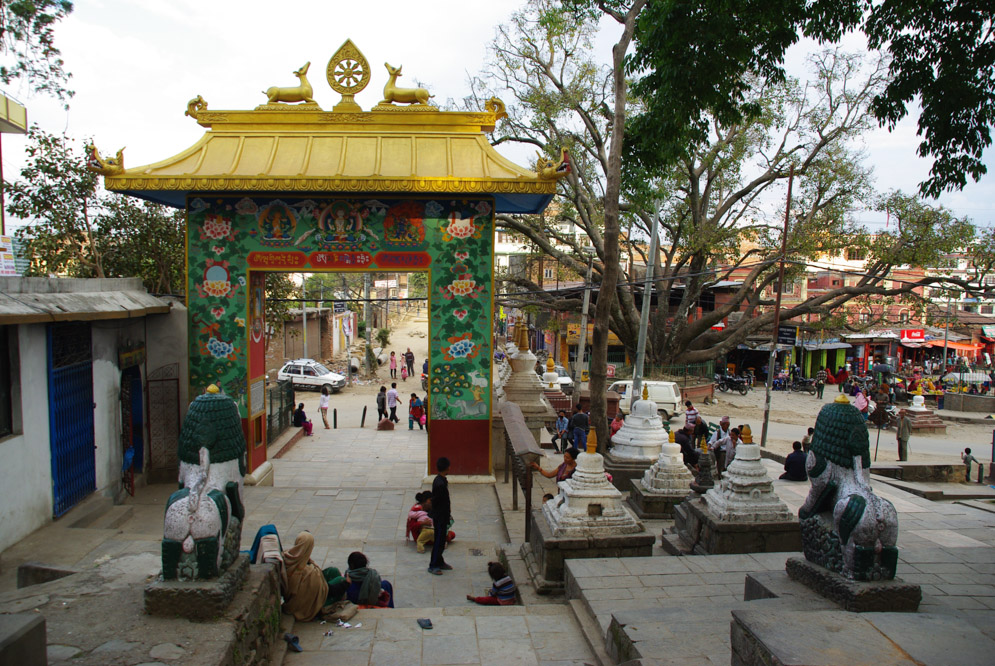 portail d'entrée du sanctuaire de Swayambunath