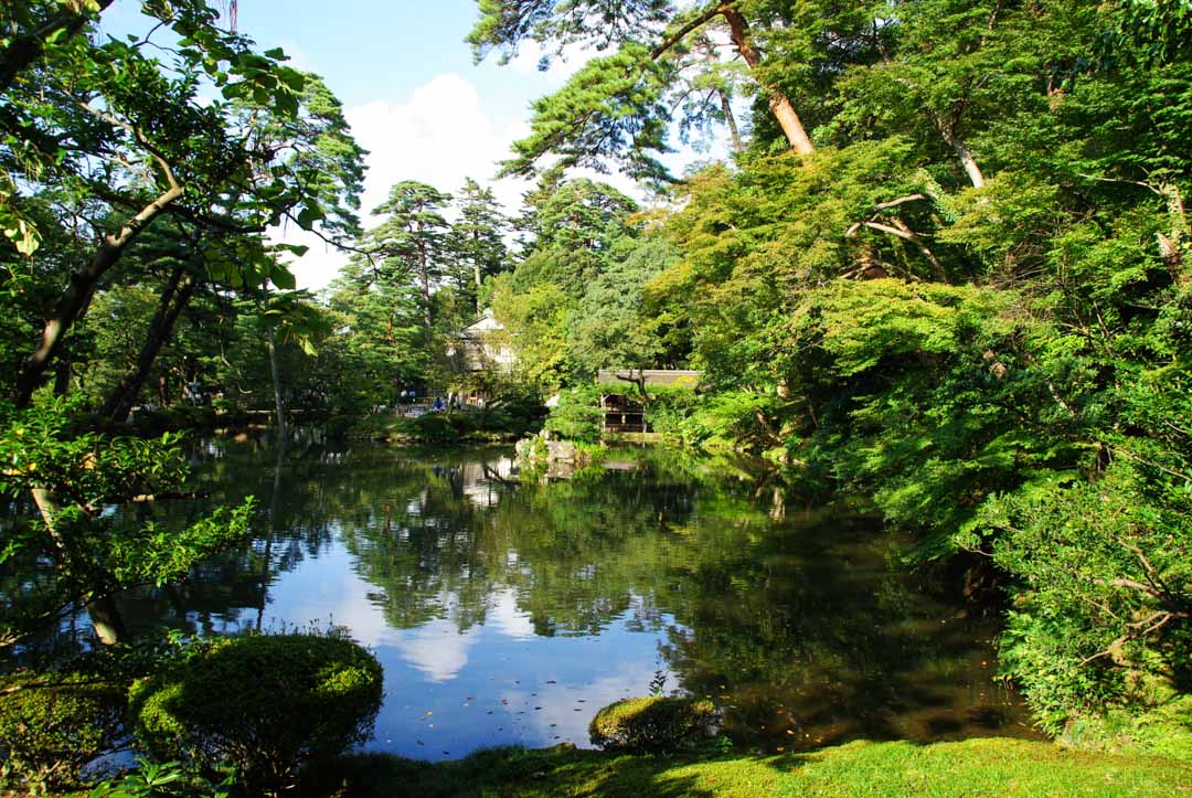 Etang Haseike - jardin Kenrokuen - Kanazawa
