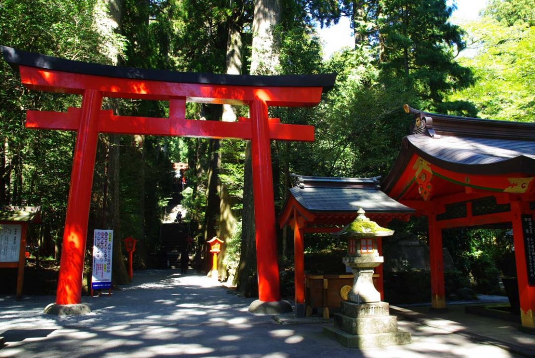 entrée du sanctuaire shinto d'Hakone