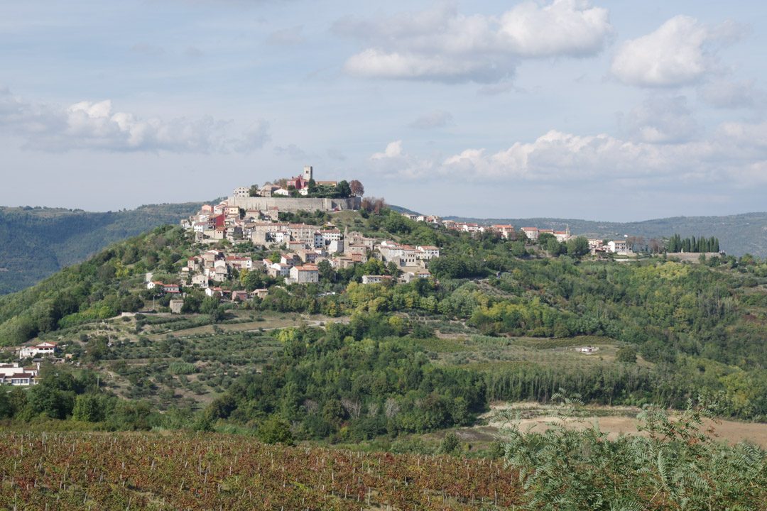 village perché de Motovun en Croatie
