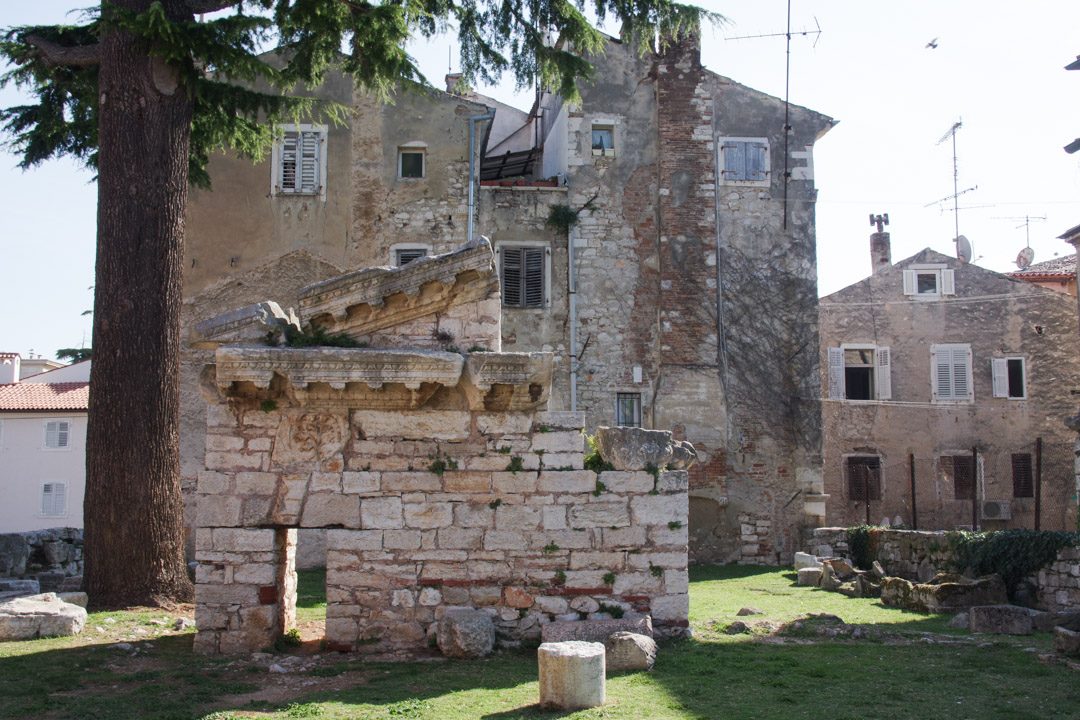 Ruines romaines dans le centre ville historique de Porec