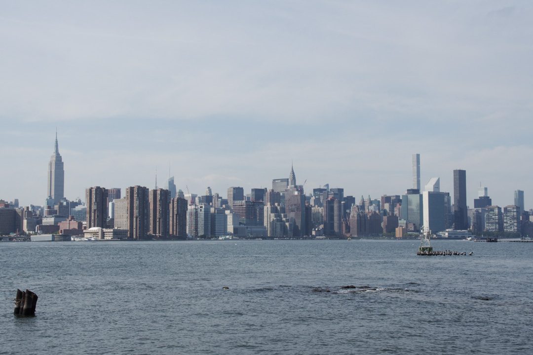 La vue sur Manhattan depuis l'East River State Park
