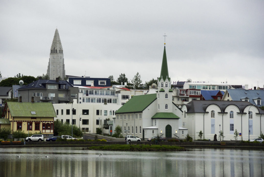 lac Tjörnin au centre de Reykjavik