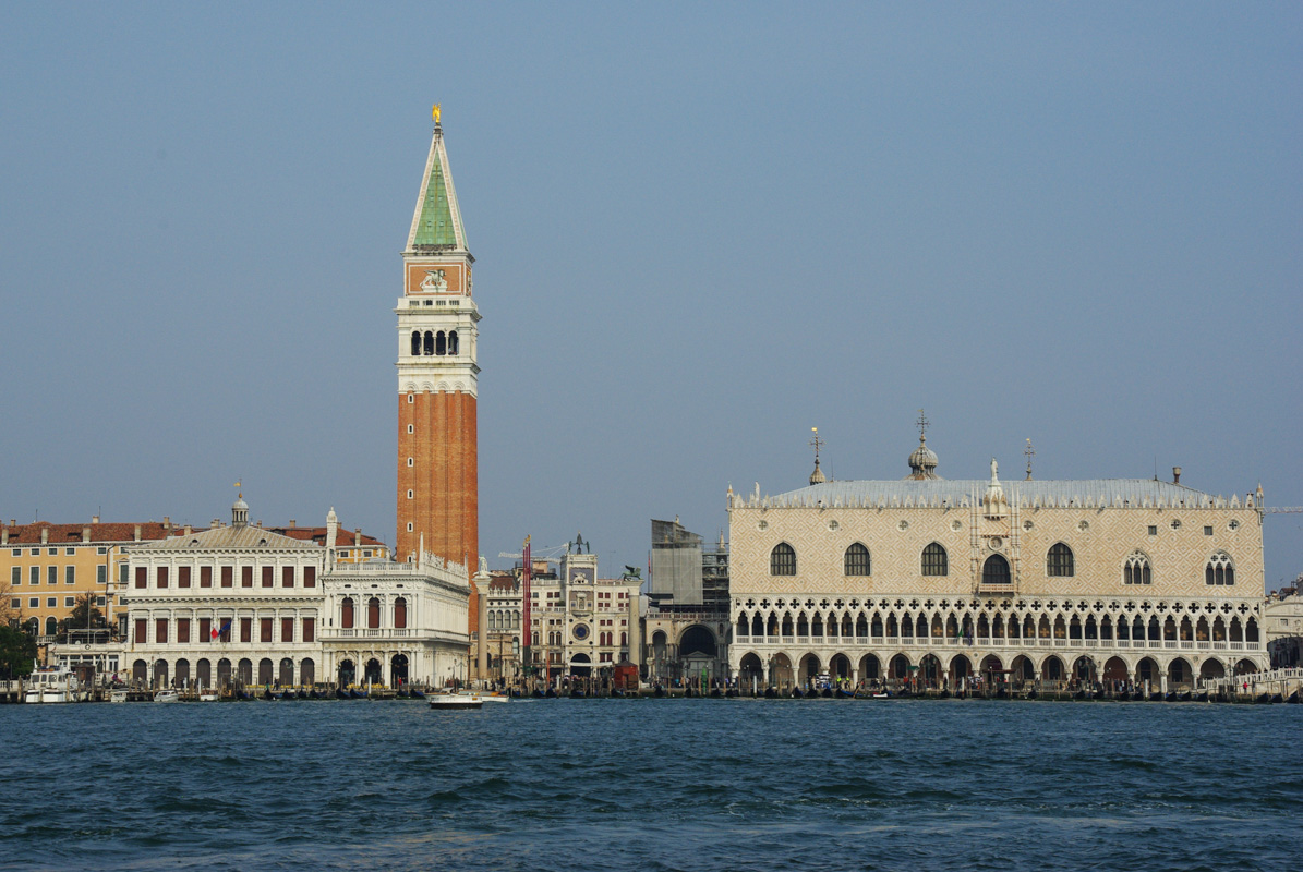 Point de vue sur le Palais des Doges et le Campanile de Venise