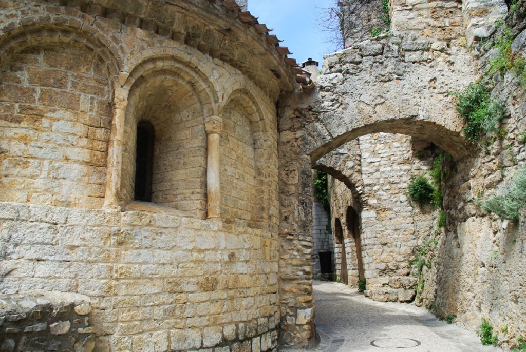 Saint Guilhem le Désert visite d'un des plus beaux villages de France