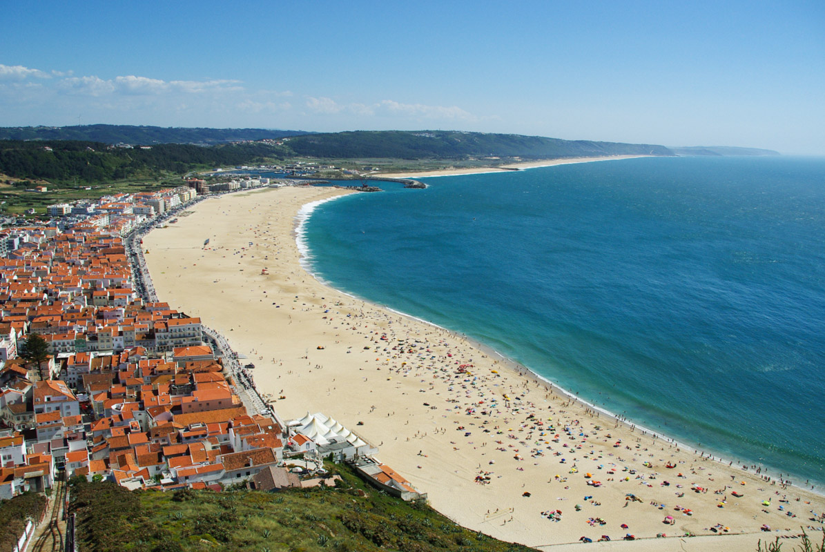 la plage de Nazaré au Portugal