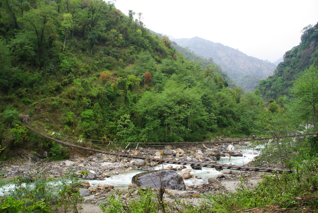 Pont suspendu au dessus de la rivière Modi Khola