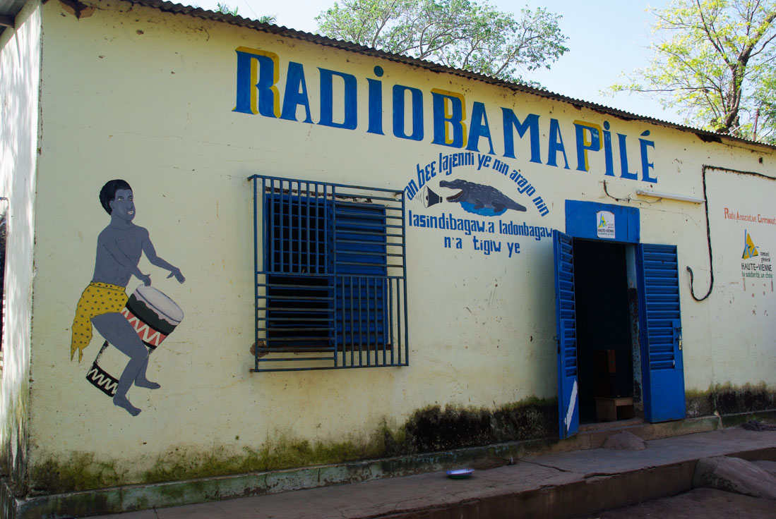 radio bama pile