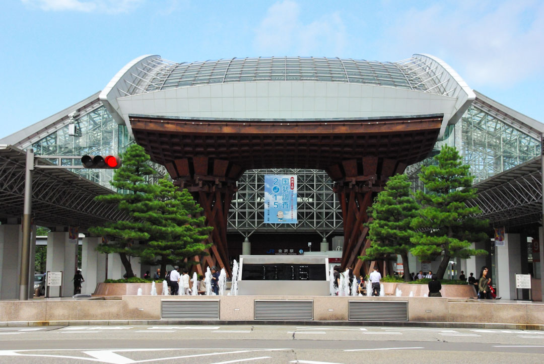 Entrée principale de la gare de Kanazawa