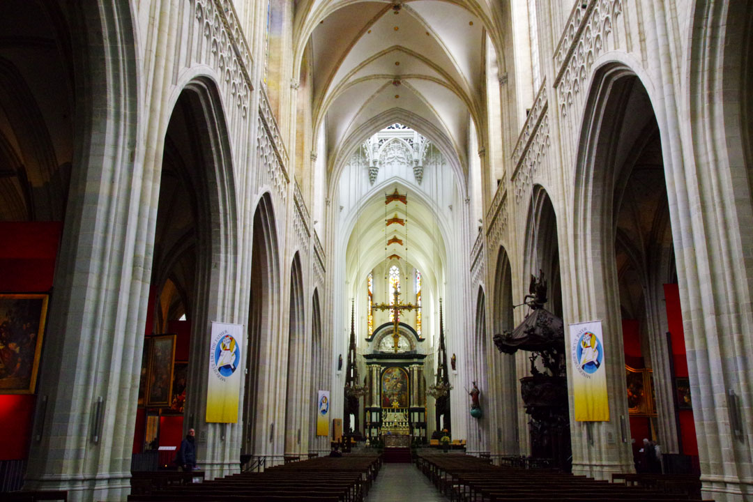 Nef de la cathédrale notre dame d'Anvers