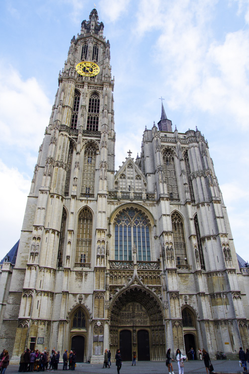 facade principale de la cathédrale d'Anvers