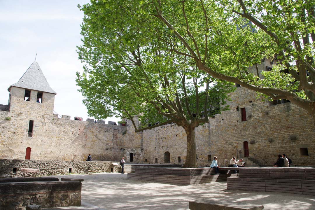 cour du chateau comtal de Carcasonne