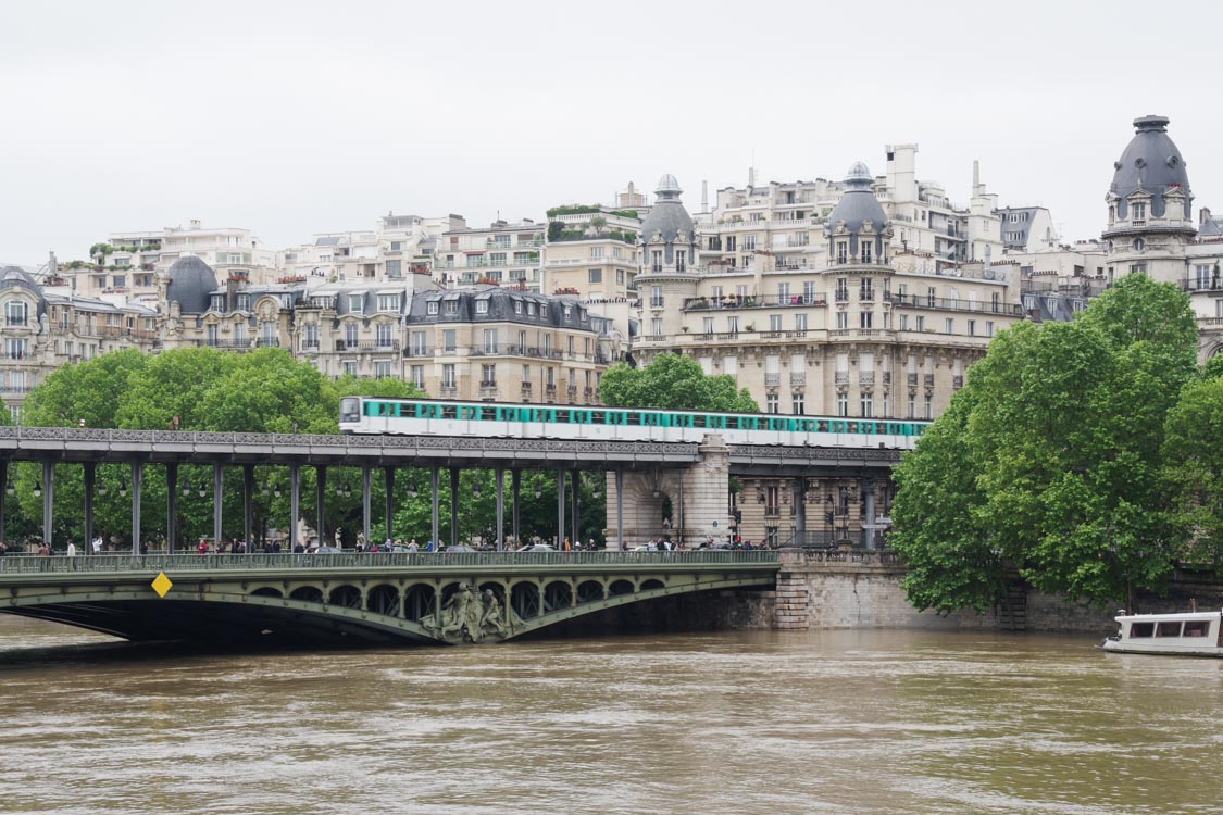 crue de la seine au pont de Bir Hakeim