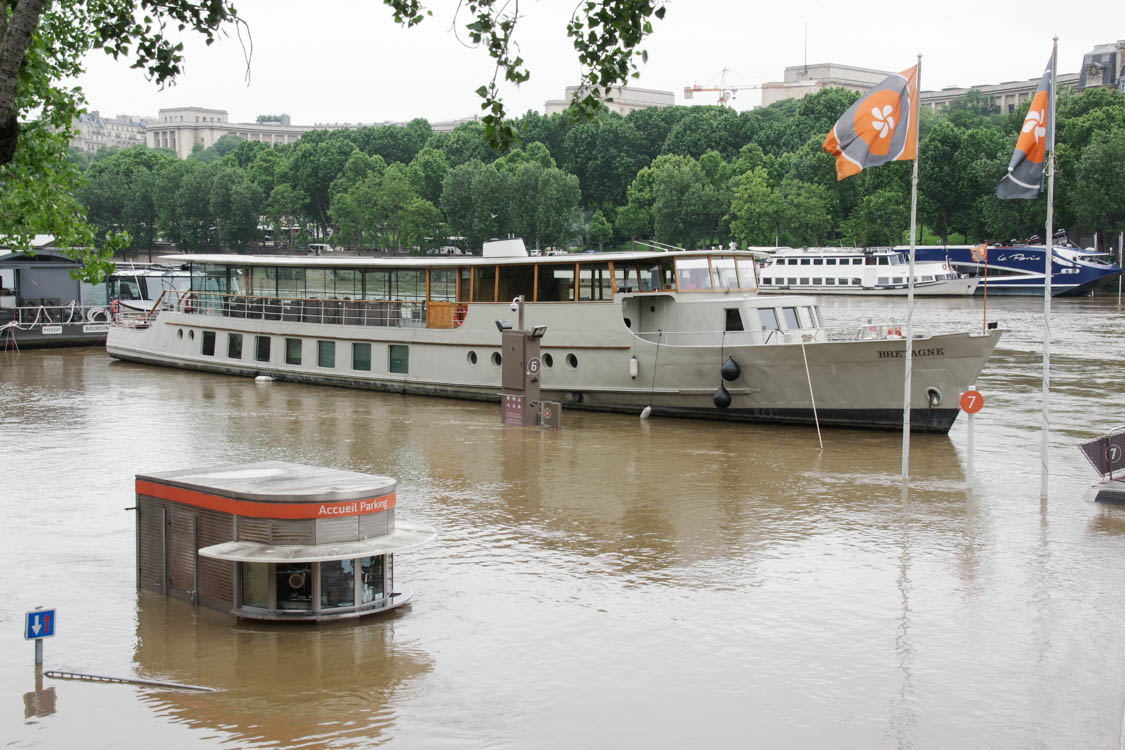 les bateaux mouches submergés