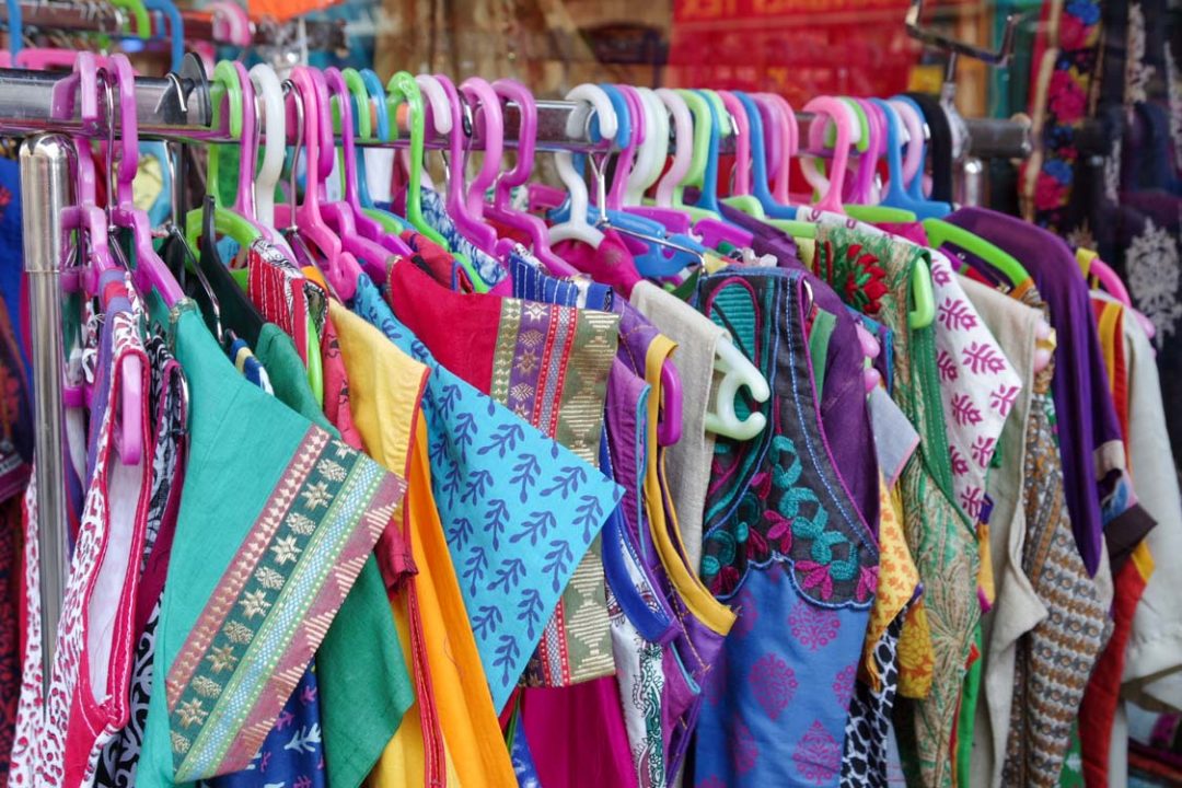 magasin de saris dans le quartier indien de paris