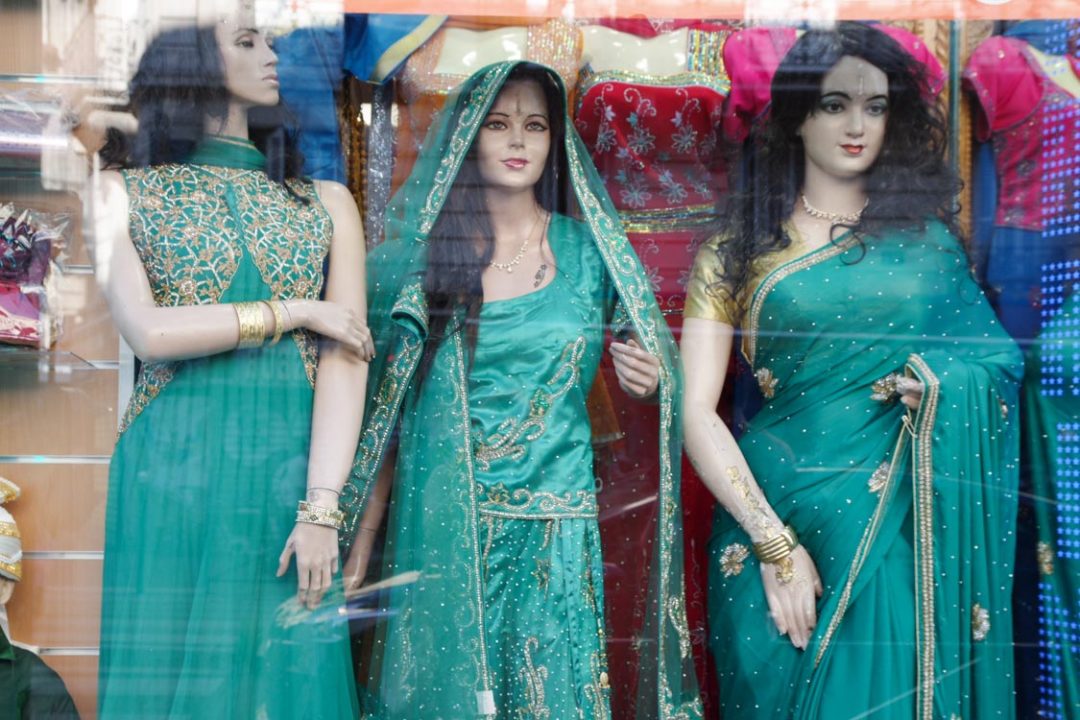 magasin de saris dans le quartier indien de paris