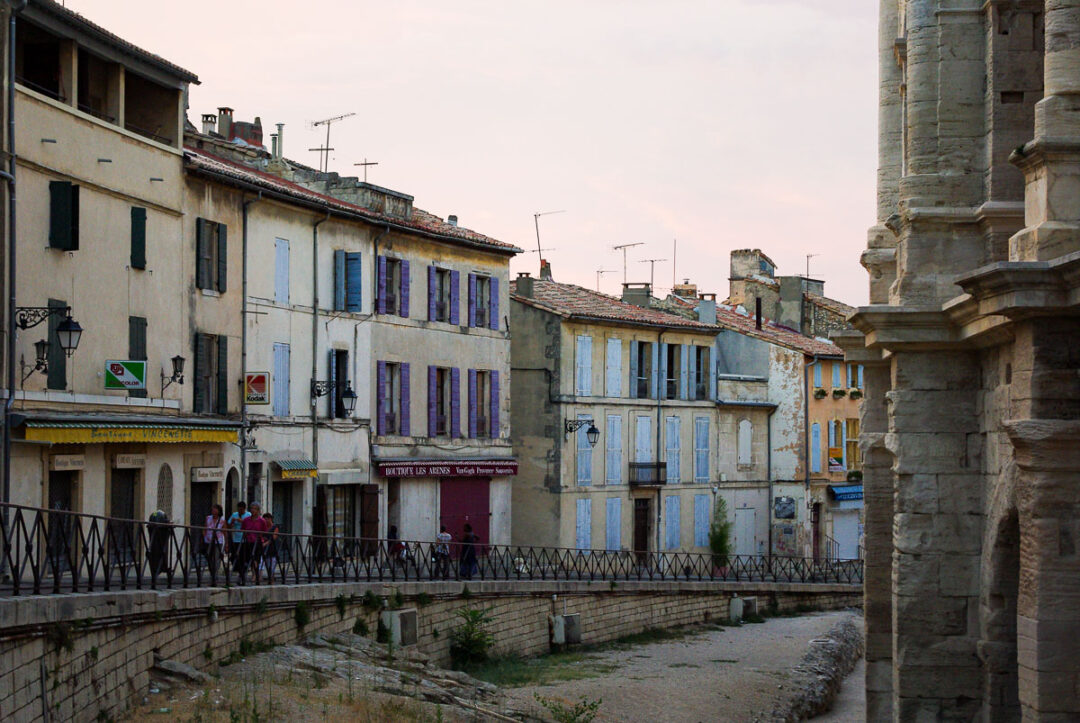 visiter le centre ville d'Arles