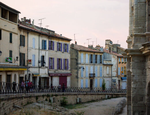 visiter le centre ville d'Arles