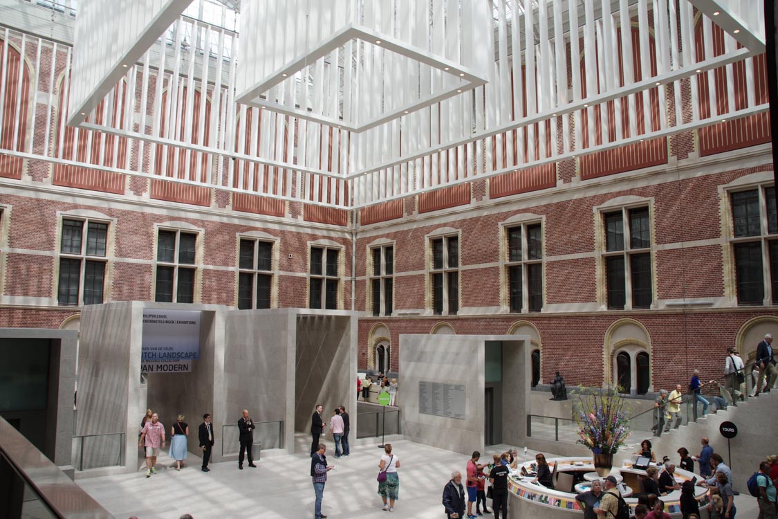 https://voyagerenphotos.com/wp-content/uploads/2016/08/interieur-Rijksmuseum.jpg