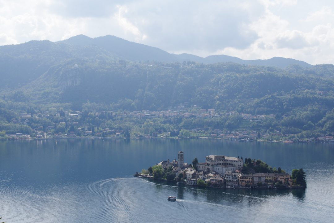 panorama sur le lac d'Orta