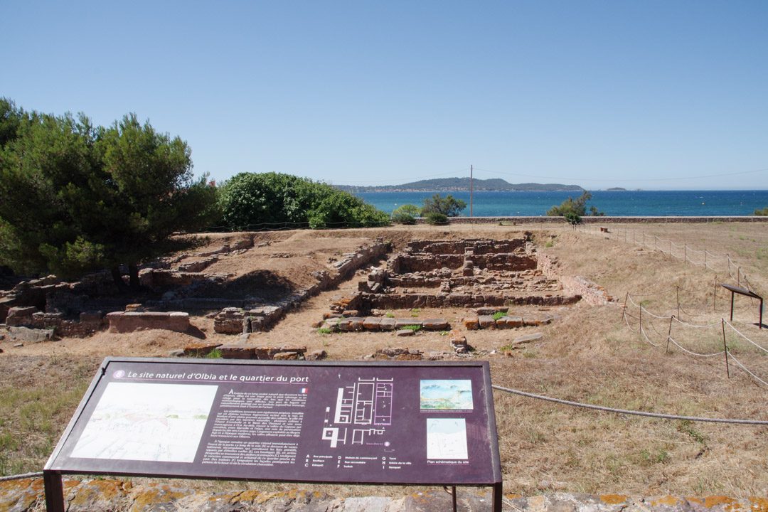 le site archéologique d'Olbia au bord de la plage de l'Almanarre à Hyères
