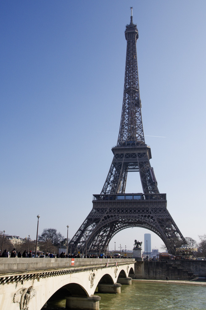 Vue sur la Tour Eiffel depuis le Pont de Iena