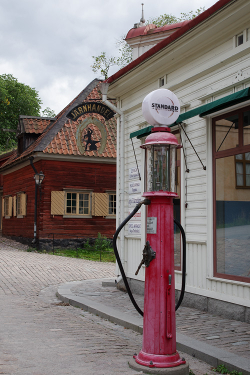 Ancienne pompe à essence au musée en plein air de Skansen à Stockholm