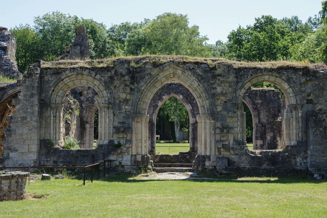 ruines de l'abbaye de Vauclair