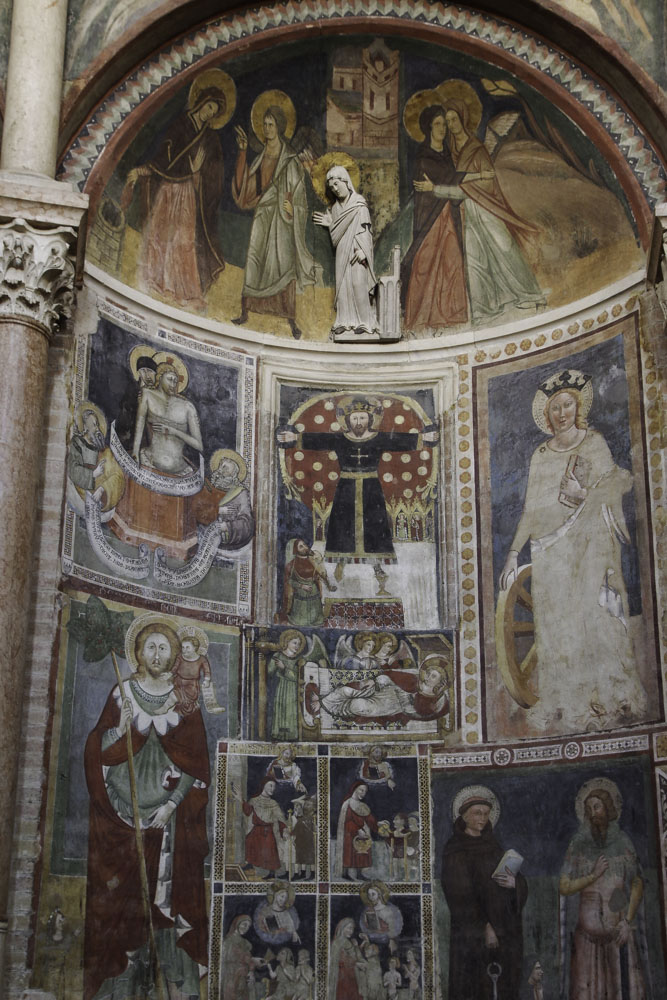 Fresque médiévale dans le Baptistère de Parme