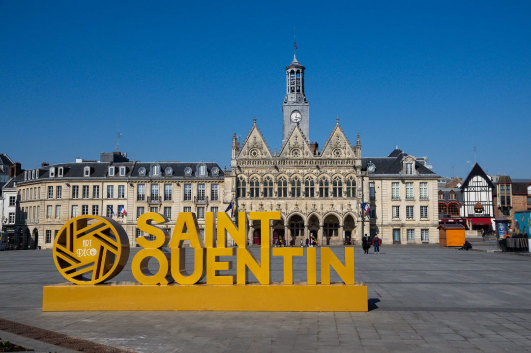 la place principale de Saint Quentin