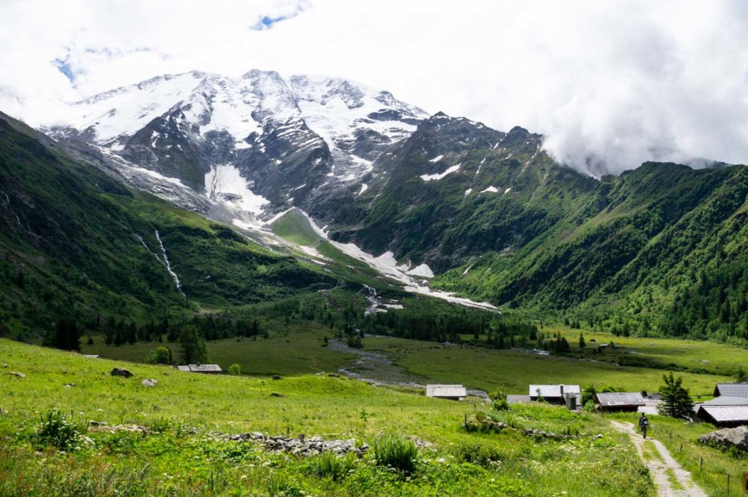 Vue sur les Domes de Miage - Massif du Mont Blanc