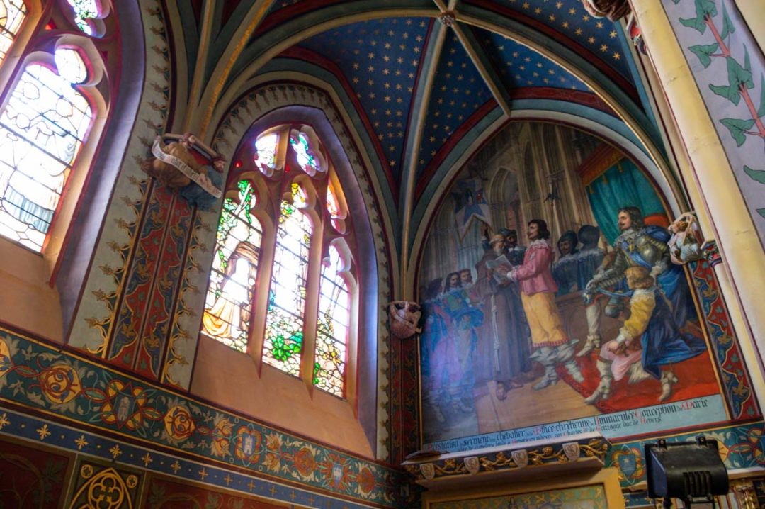 fresque dans une des chapelles de la cathédrale de nevers