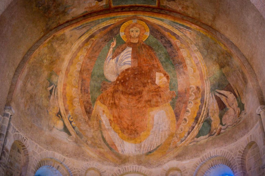 fresque ancienne dans la cathédrale de Nevers