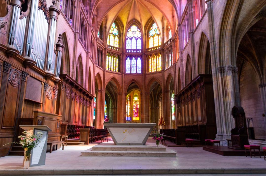 l'intérieur de la cathédrale de Nevers
