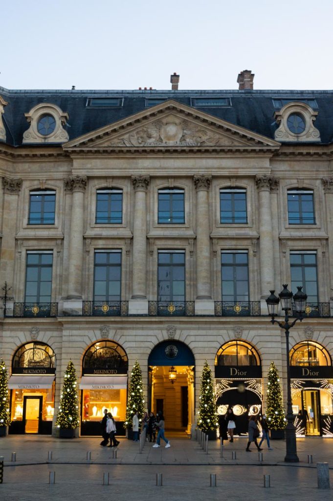 la Place Vendôme à Paris décorée pour Noël