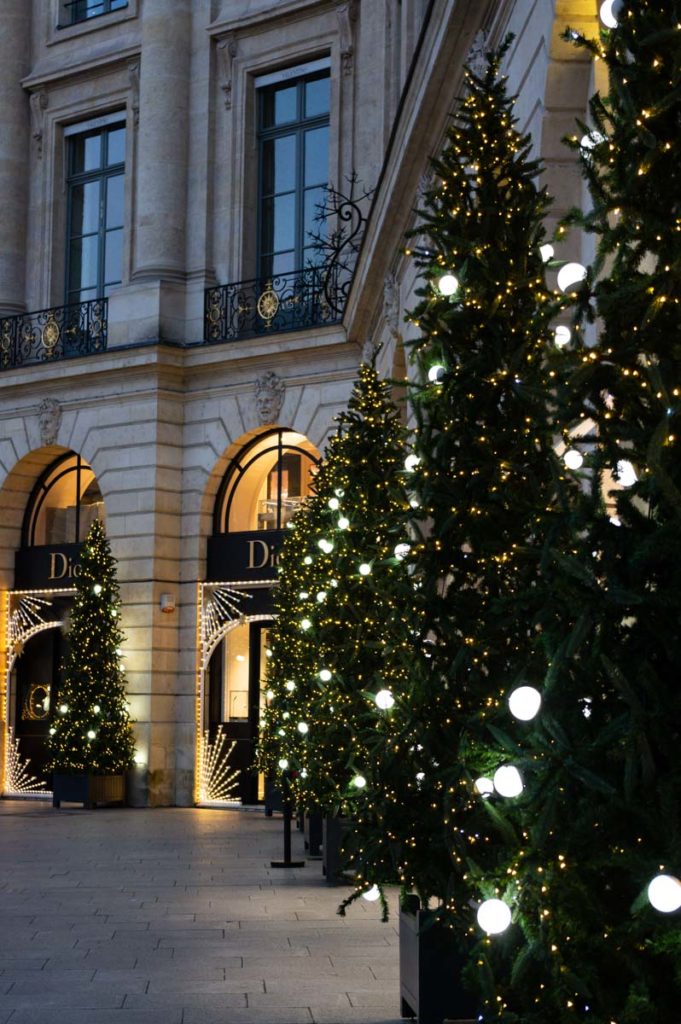 les décorations de Noël sur la Place Vendôme