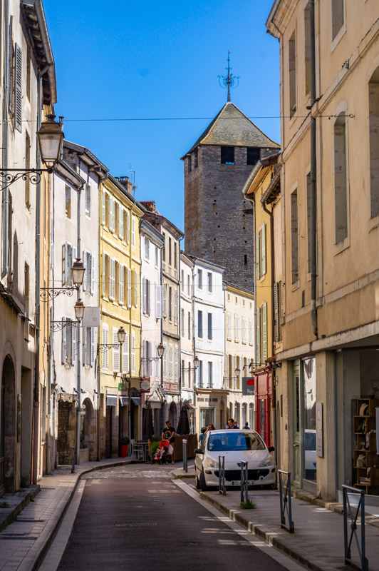 rue principale du centre-ville de Cluny