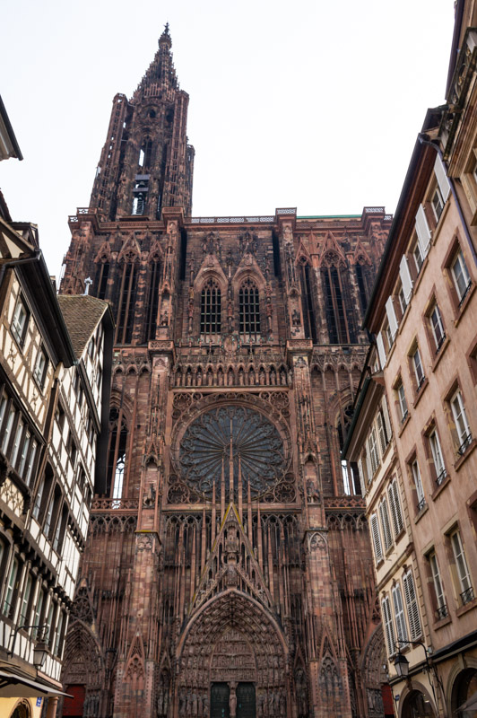 la façade principale de la cathédrale de Strasbourg