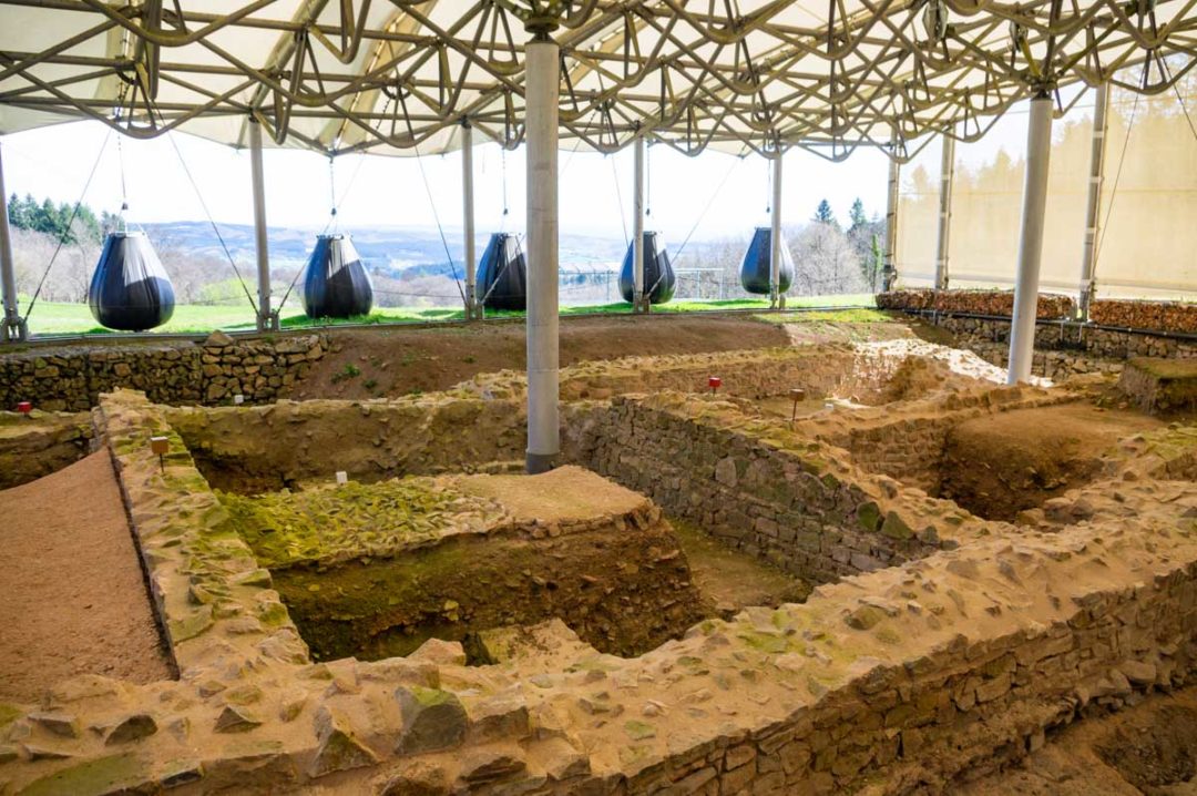 fouille archéologique de la ville gallo-romaine de Bibracte au Mont Beuvray