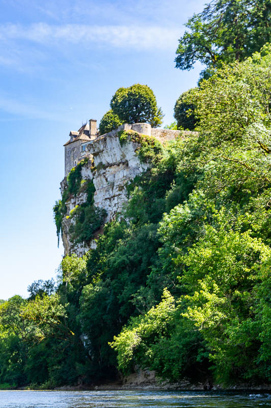 Chateau au bord de la Dordogne