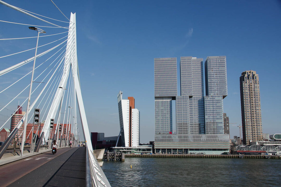 la skyline de Rotterdam avec le gratte-ciel De Rotterdam