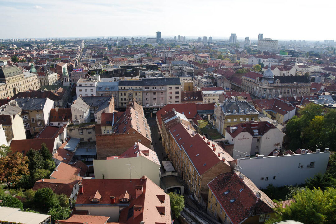 panorama sur la tour Lotrscak sur la ville basse de Zagreb