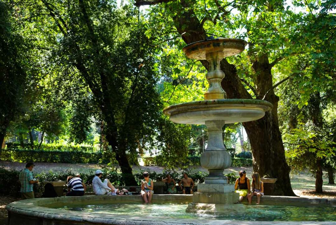 fontaine dans le parc de la villa Borghese