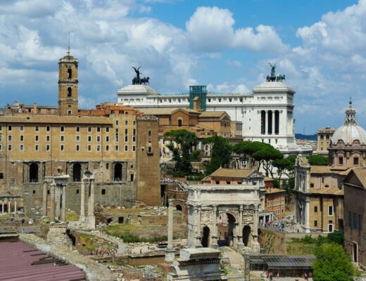 Panorama sur le forum Romain
