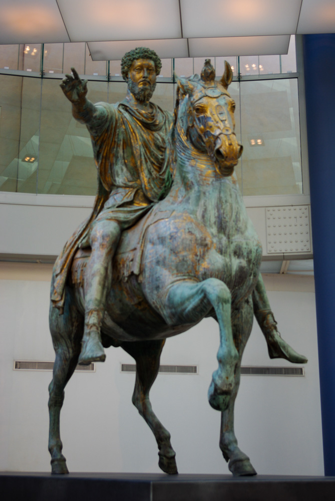 statue équestre de Marc Aurèle aux Musées du Capitole à Rome