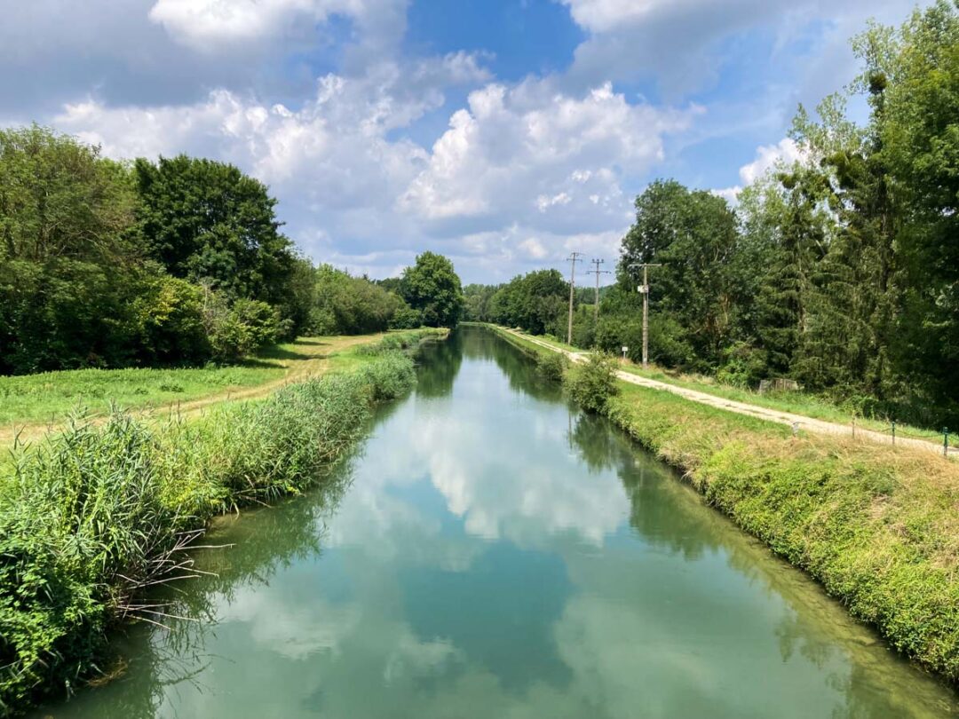 le canal du Loing au sud de Nevers