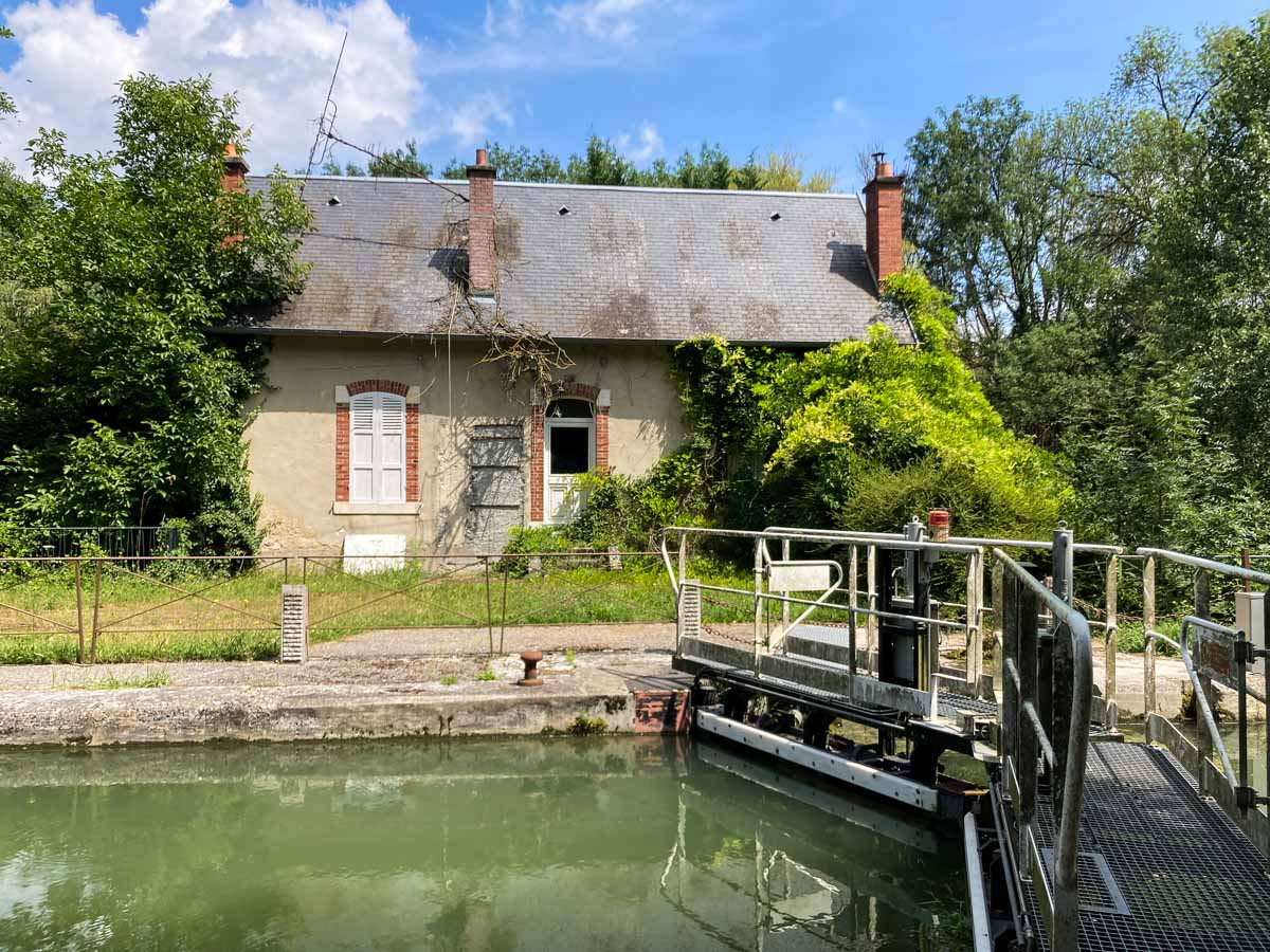 a-v-lo-sur-la-scandib-rique-entre-fontainebleau-et-montargis-voyager