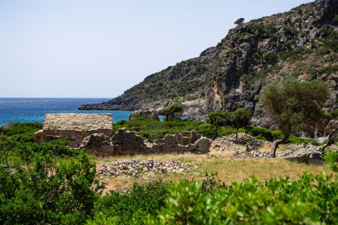 ruine près de la plage de Lissos en Crète
