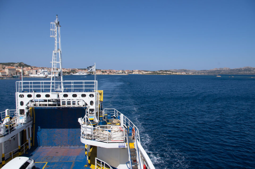 ferry régulier entre Palau et La Maddalena